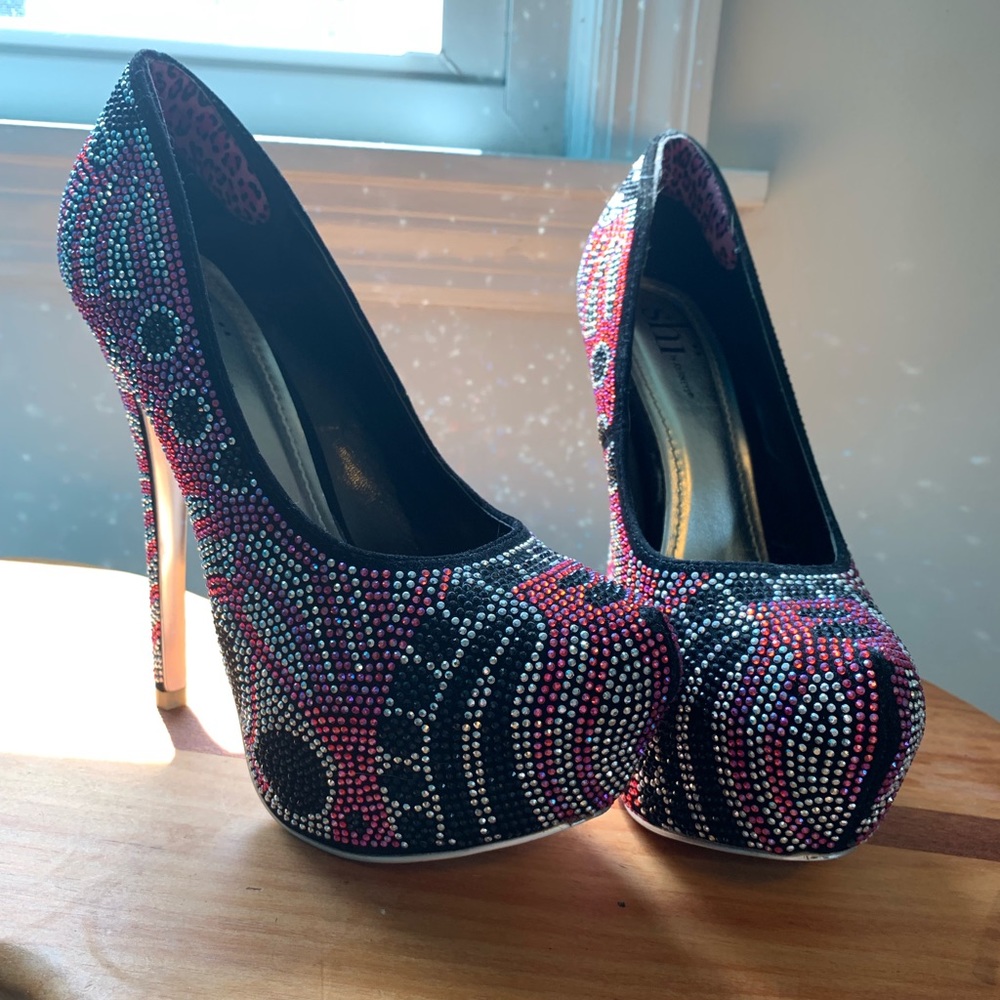 Shi by Journeys pink/black/clear Swarovski heels